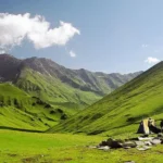 Uttarkashi: विश्व प्रसिद्ध दयारा बुग्याल में 400 हेक्टेयर क्षेत्र पर संकट, खाई में बदल रहे घास के मैदान